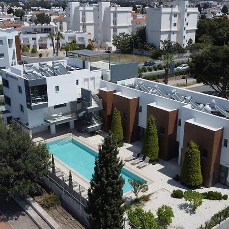Victoria Suites Paphos Esterno foto