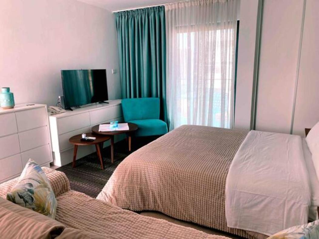 Victoria Suites Paphos Esterno foto