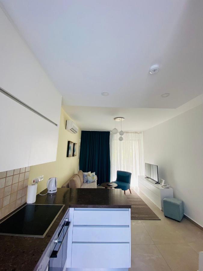 Victoria Suites Paphos Esterno foto