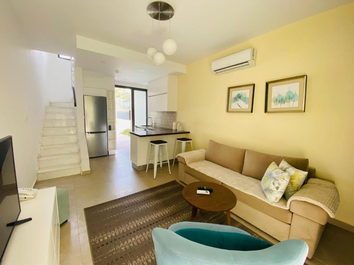 Victoria Suites Paphos Esterno foto